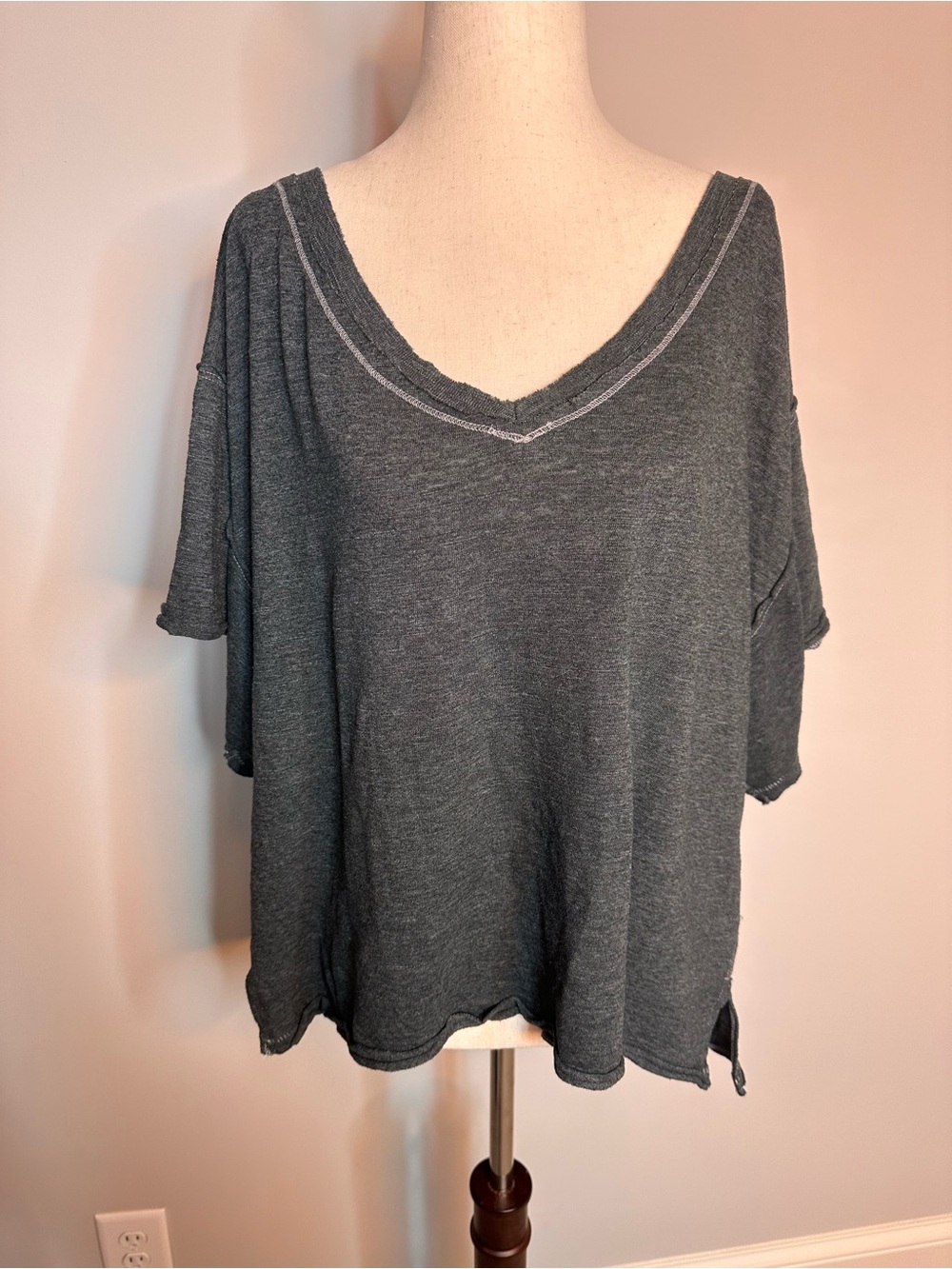 Sz M We the Free Free People grey loose fit v neck tee wide drop sleeve